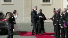Felipe VI y Letizia llegan al Vaticano para su audiencia con el papa León XIV