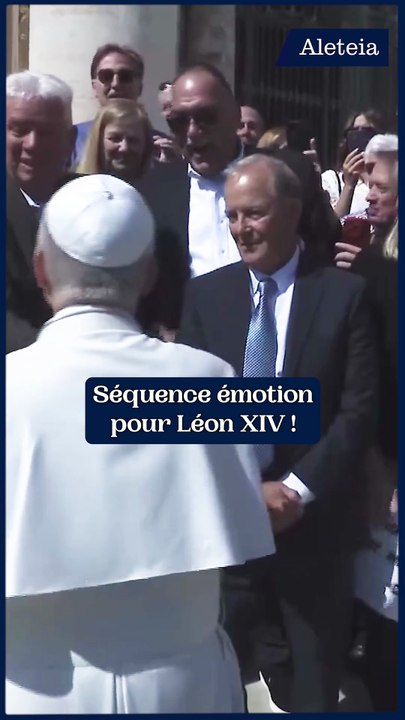 Le Pape retrouve ses camarades de classe... de 1969 !
