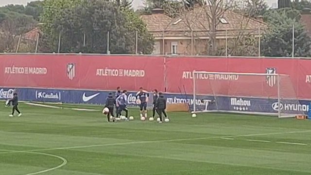 ENTRENAMIENTO del ATLÉTICO de MADRID antes del DERBI: sin OBLAK