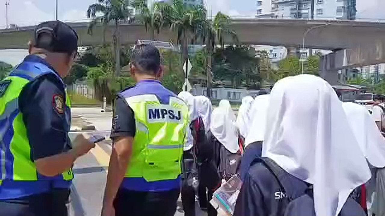 How AI is helping students cross the road safely at SMK Puchong Permai