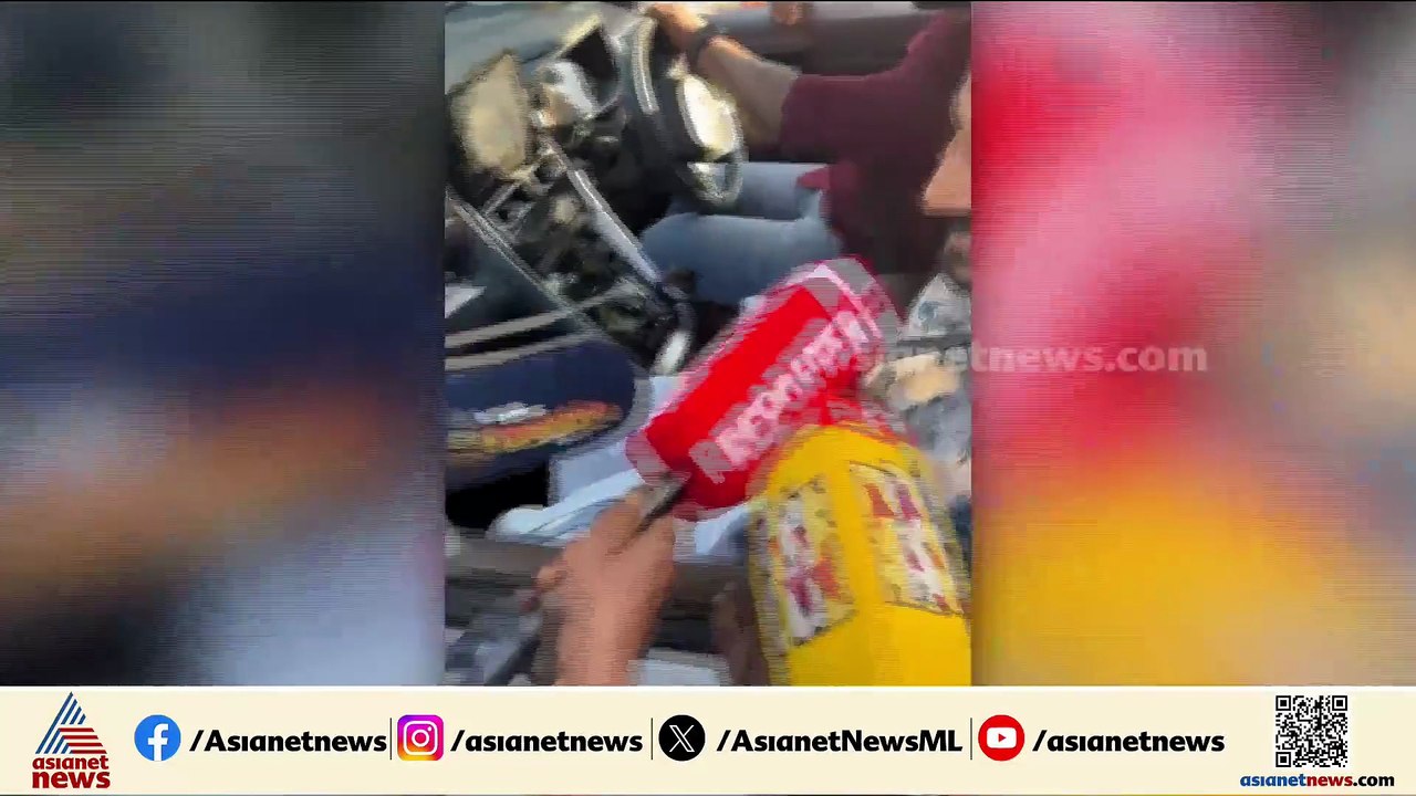 'ഞാൻ കൂടെയുണ്ട്, പതിനായിരം വോട്ടിൽ കുറയരുത്'; രാഹുൽ മാങ്കുട്ടത്തിലിനെ വളഞ്ഞ് UDF പ്രവർത്തകർ