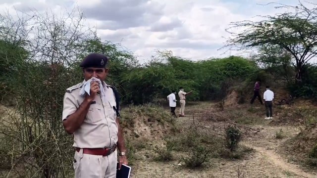 जंगल में मिला ड्राइवर का नग्न शव, पास में खड़ी बाइक ने खोला राज