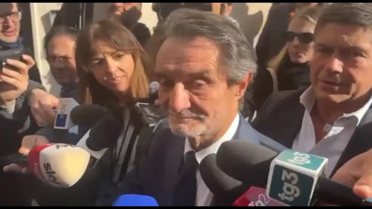 Bossi, Fontana a Gemonio: Lega perde chi l'ha inventata, io un amico