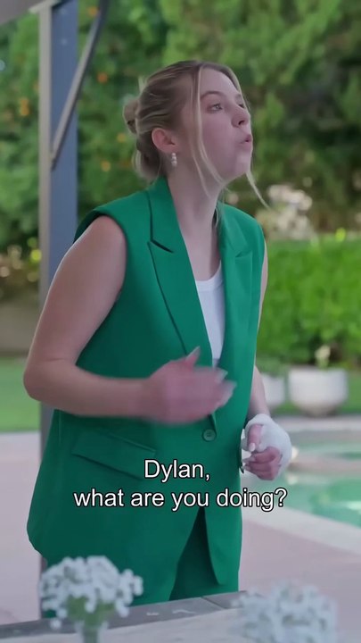 Husband Kisses Another Woman, I'm A Clown - All Episodes Vertical Drama