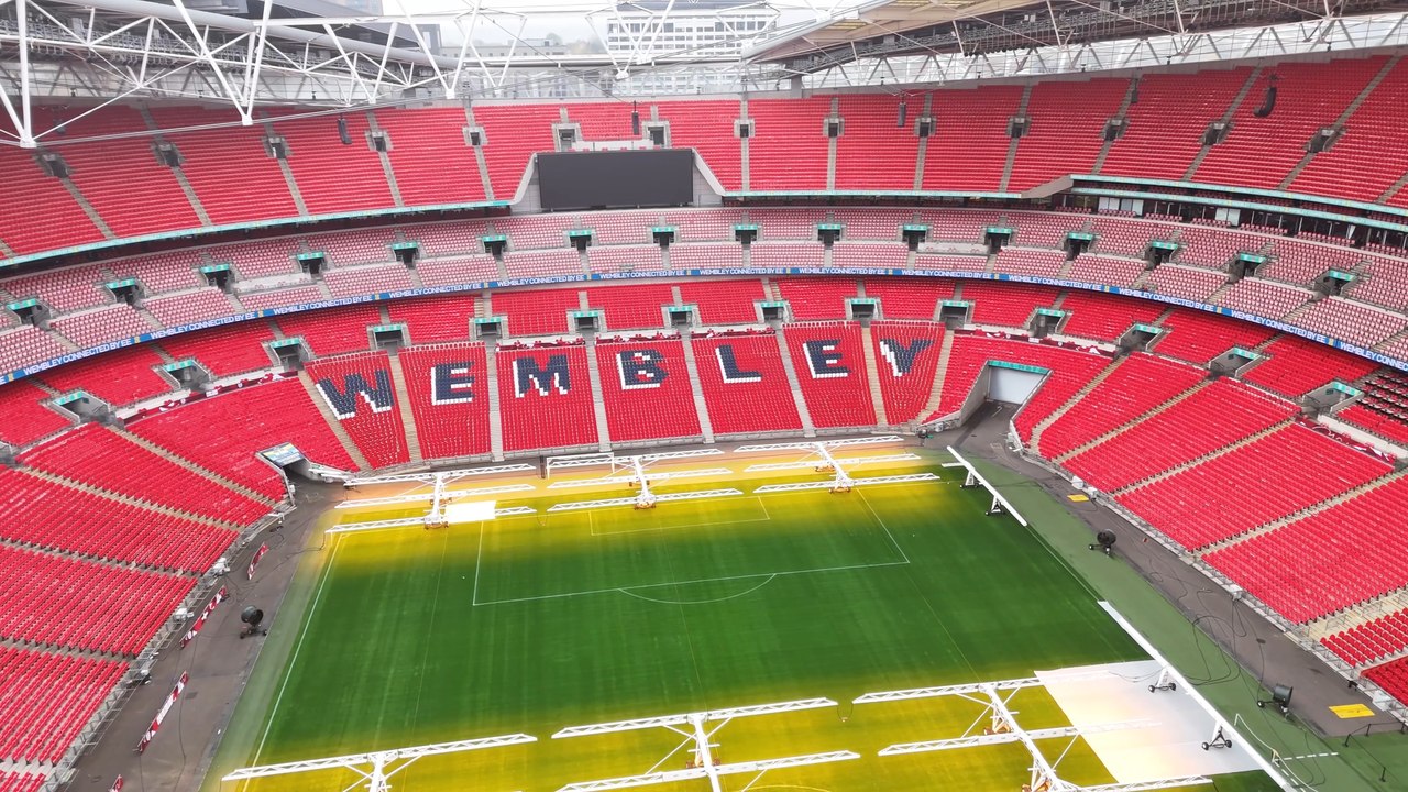 Carabou Cup Final: Arsenal face Manchester City at Wembley Stadium