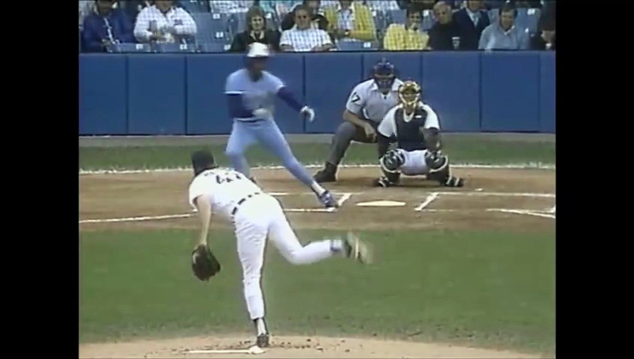 Tony Fernandez (TOR) leads off with a bunt single and then scores after the Tigers commit three errors (6/16/88)