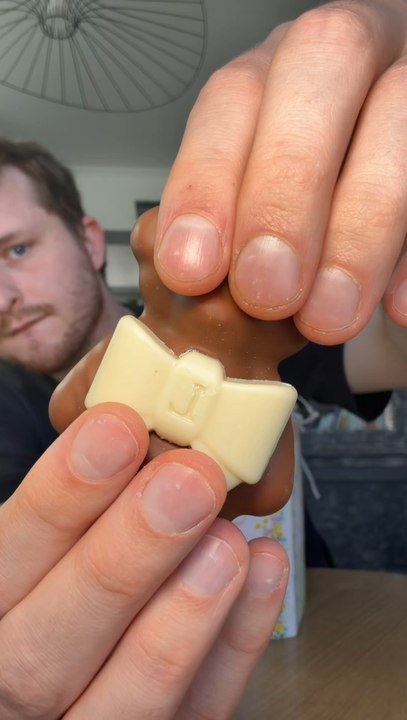 Calendrier de Pâques LADURÉE 😱✨ un calendrier avec plein de cases à découvrir qui permet de tester plein de gourmandises emblématiques de chez LADURÉE (ça tombe bien je ne les avais jamais goûtées 😍✨)