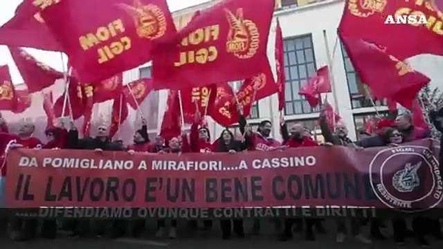 Migliaia in corteo a Cassino per difendere lo stabilimento Stellantis