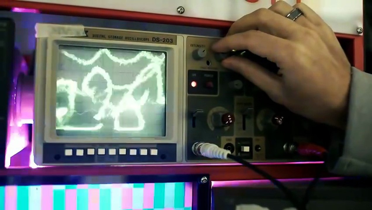 Cobra MR F45-D 25W VHF Marine Radio Review: Submersible, NOAA Weather, Noise Cancelling