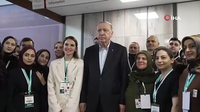 Cumhurbaşkanı Erdoğan, Tenzile Erdoğan Devlet Hastanesi’nde hastaları ziyaret etti