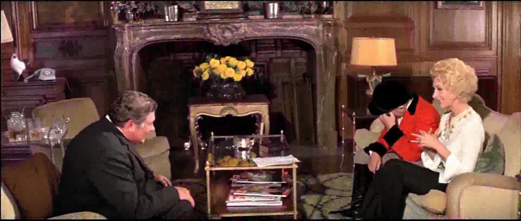 Louis de Funès Le Gendarme en balade (1970) - Visite du curé