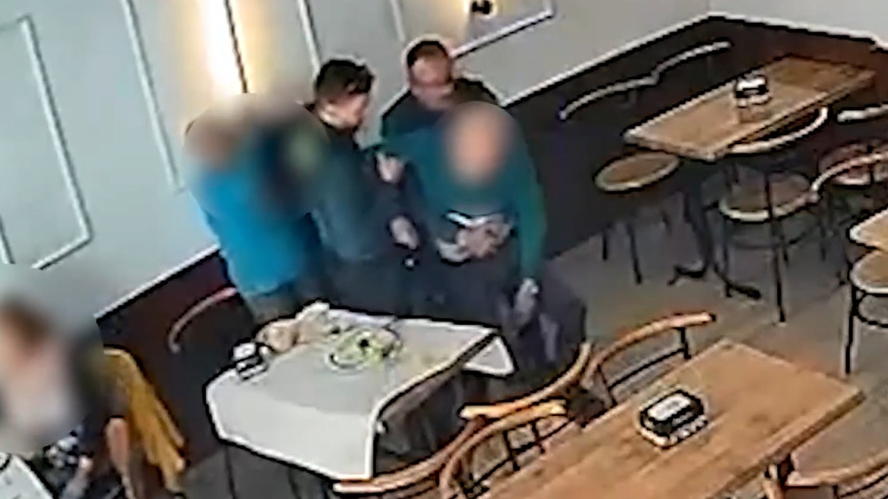 Salvan la vida a un hombre que se ahogaba gracias a la maniobra de Heimlich en Cullera (Valencia)