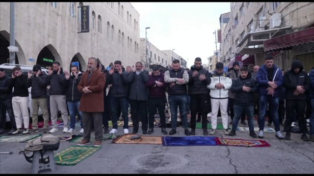 Gerusalemme, lacrimogeni contro i fedeli musulmani nel giorno di Eid
