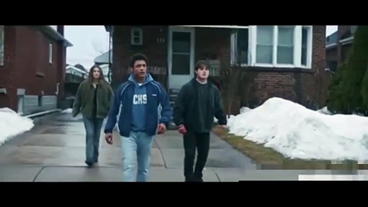 Teens Hide in a School Thinking It's Safe But Soon Hundreds of Zombies Surround Them, movie recaps