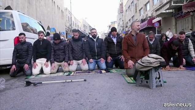 Gerusalemme, lacrimogeni contro i fedeli musulmani nel giorno di Eid