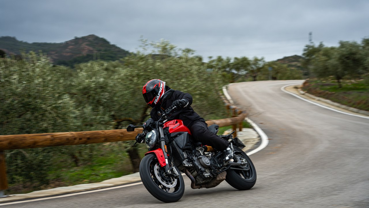Ducati Monster 2026, eterna juventud