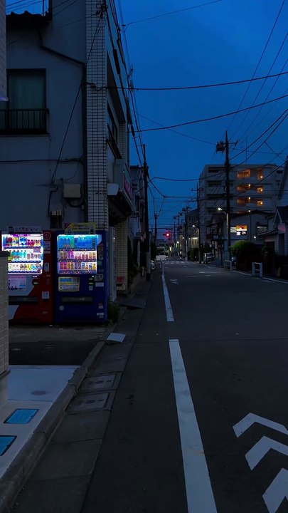 ブルーアワーの東京、なんか雰囲気があって好き