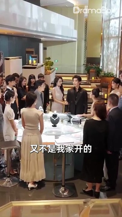 She disappointed the man who guarded her; reborn, she pinned him: Didn’t know you were this fit!