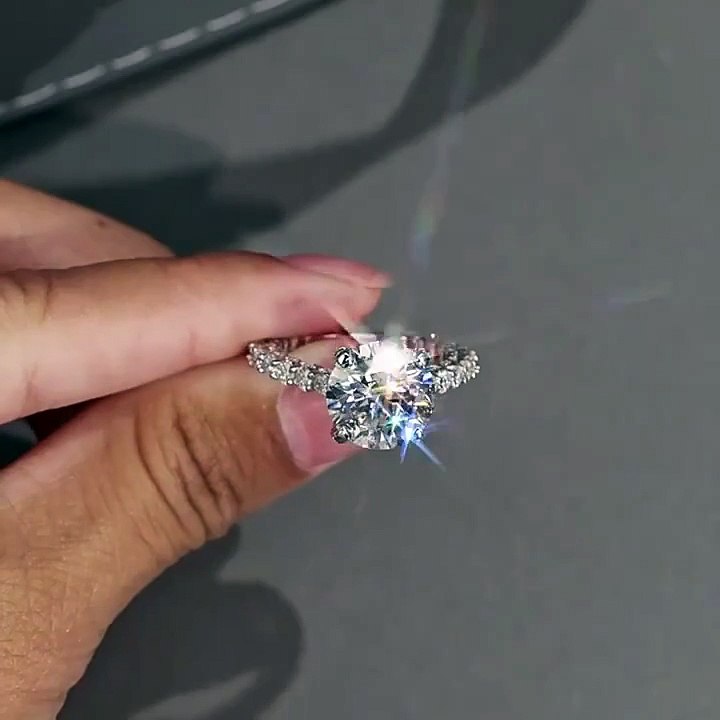 Luxury 5CT Moissanite Engagement Ring 💎 Certified Bridal Sparkle