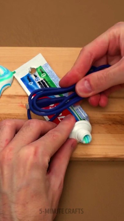 The 5-Second DIY Cable Organizer (Zero Cost!) 🔌✨