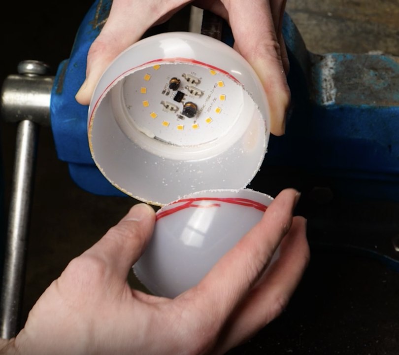 Using a light bulb for your kitchen sink💡