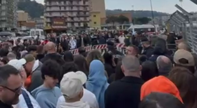 Giornate FAI, entusiasmo alle stelle: file lunghissime per accedere al Maradona