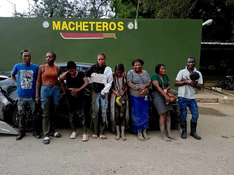 Ejército detiene 9 haitianos indocumentados que eran trasladados en un vehículo en Valverde