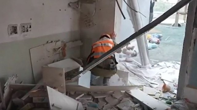 Frammenti di missile iraniano colpiscono asilo a Rishon LeZion in Israele: i danni nella struttura