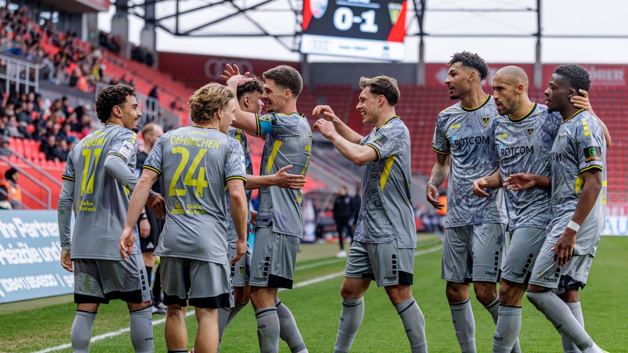 Schroers-Kracher zum Sieg: Aachen weiterhin nicht zu stoppen