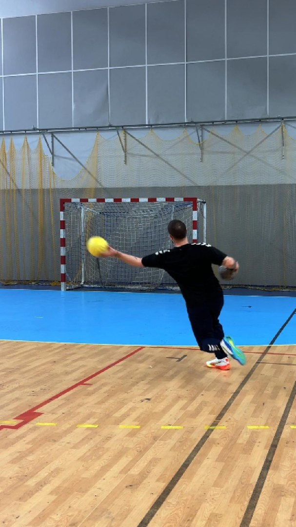 ⁣Training training training.. #handball #ASMR #Hand