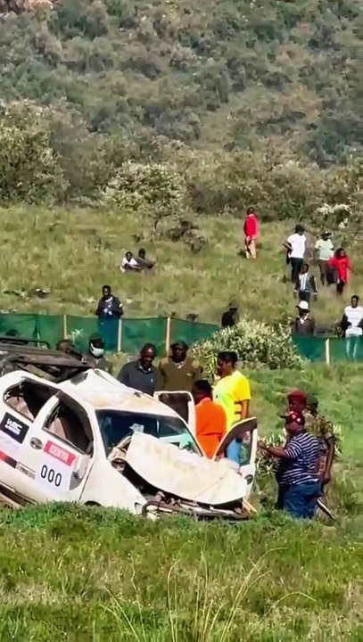 Vettura 000 esce di strada al Safari Rally