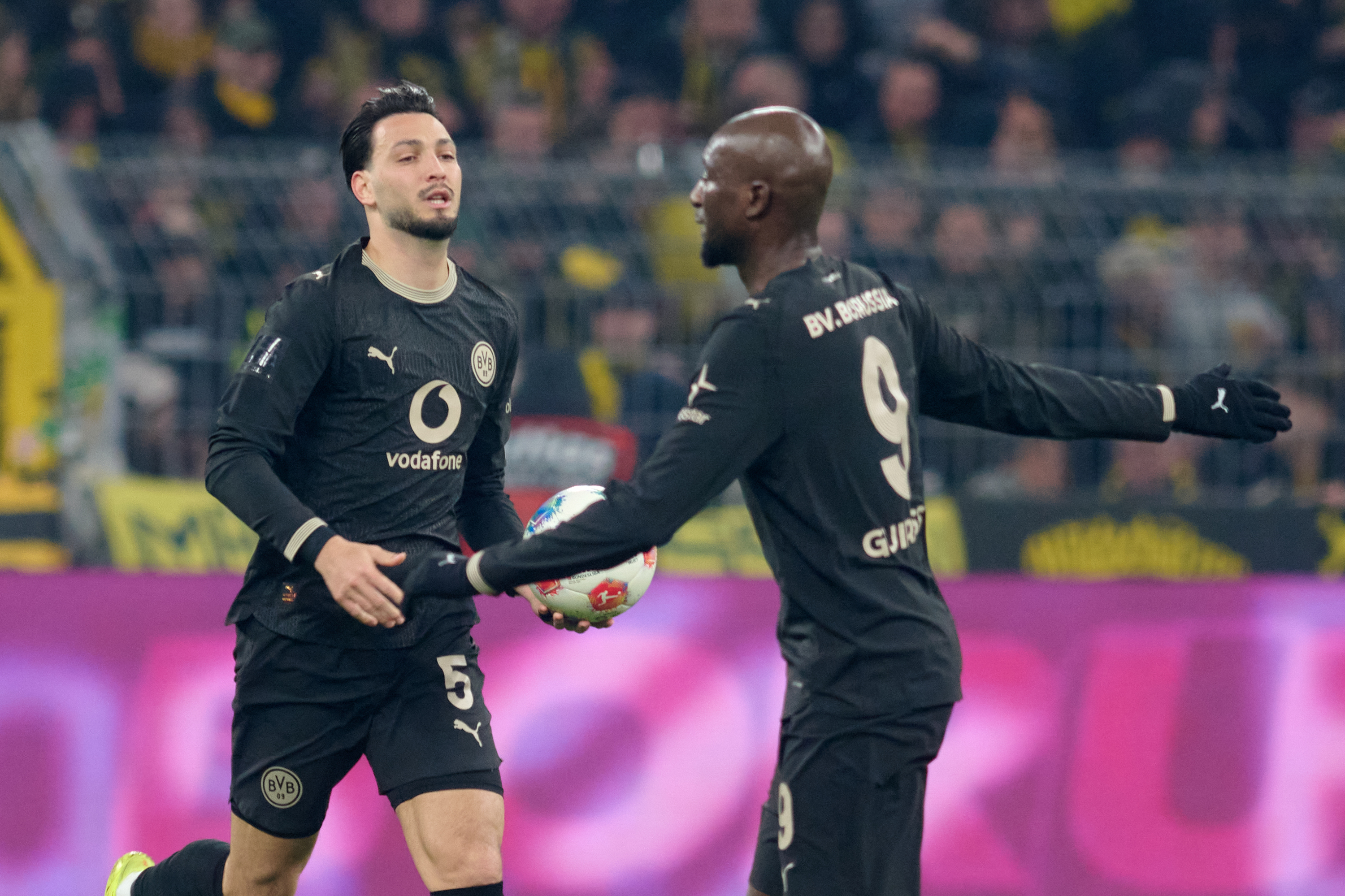 Bundesliga : Dortmund revient de loin contre Hambourg !