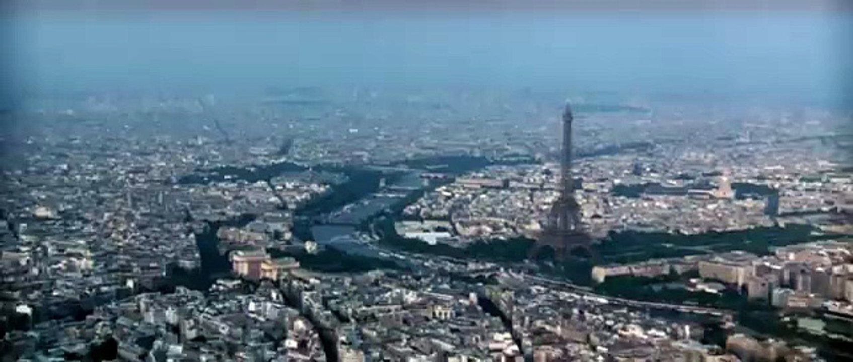Weapons (2025) - Paris destination scene [1080p]