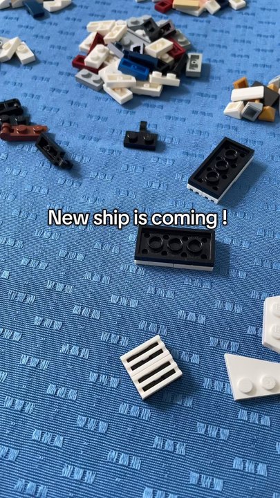 Awesome Lego video ship building