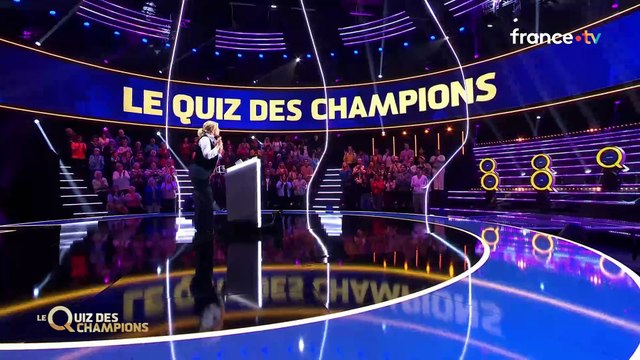 Regardez les débuts de Flavie Flament hier soir aux commandes du Quiz des Champions sur France 2, à la place de Cyril Féraud