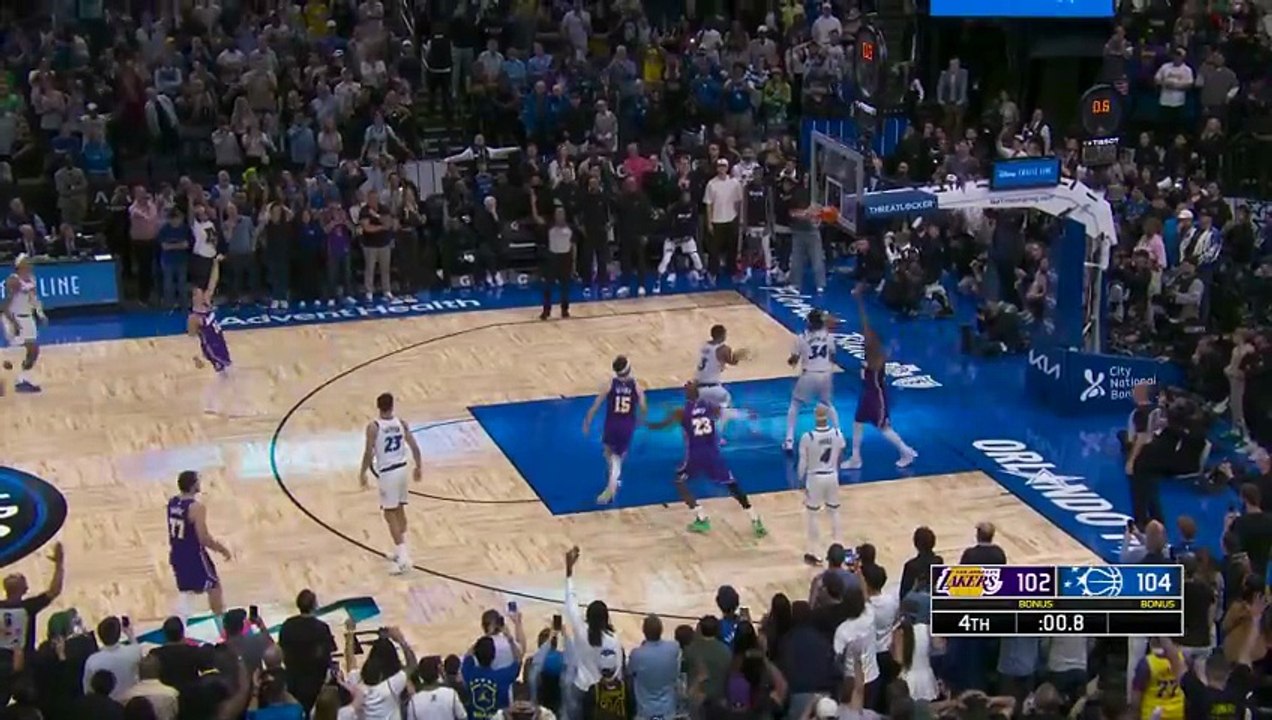El triple ganador de Luke Kennard ante Orlando Magic.