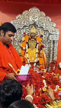 মা যেখানে আছেন, সেখানেই শান্তি 🙏 নৈহাটির বড় মা শুধু মন্দির নন, তিনি ভক্তদের আশ্রয়, বিশ্বাস আর অগাধ ভালোবাসা ❤️ “জয় বড় মা” বললেই মন ভরে যায়, সব দুঃখ যেন দূরে সরে যায়… ✨ মায়ের চরণে প্রণাম 🙇‍♀️ সবাই ভালো থাকুন, মায়ের আশীর্বাদে 🙏