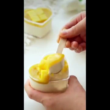 Mini Heart Dessert Cups Set | Transparent Cups with Lid & Spoon for Pudding, Ice Cream & Party Serving