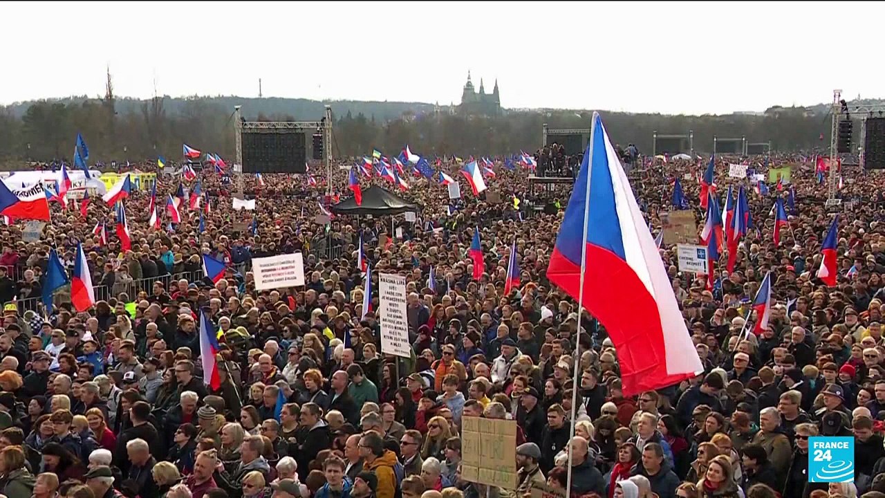 Tens of thousands rally in Prague to protest new PM Andrej Babis
