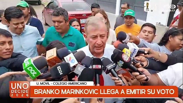 Branko Marinkovic llega a emitir su voto