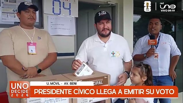 Presidente cívico llega a emitir su voto