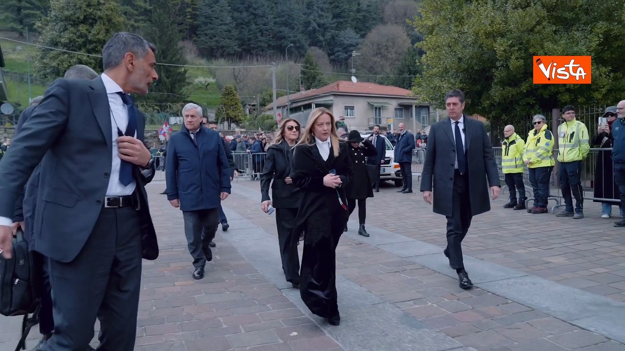 Meloni arriva a Pontida per i funerali di Umberto Bossi