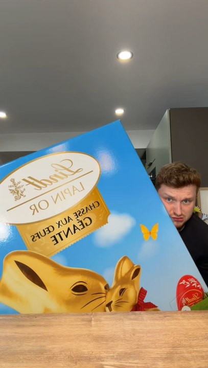 Calendrier XXL de Pâques Lindt 😱✨ sept cases pour patienter jusqu’au week-end de Pâques 🐣 des lapins Or, des Lindor en forme d’œuf, dés, assortiment de chocolat ou encore des bébés lapins ! Offert*