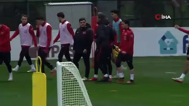 A Milli Futbol Takımı, Romanya maçı hazırlıklarını sürdürdü | Ajansspor | IHA