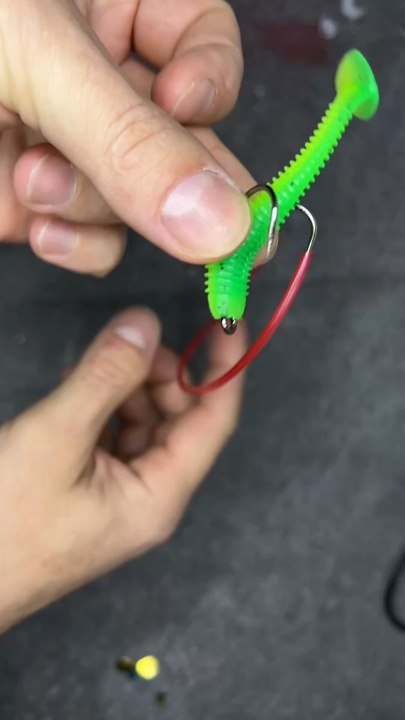 Double anti-snag hook for fishing