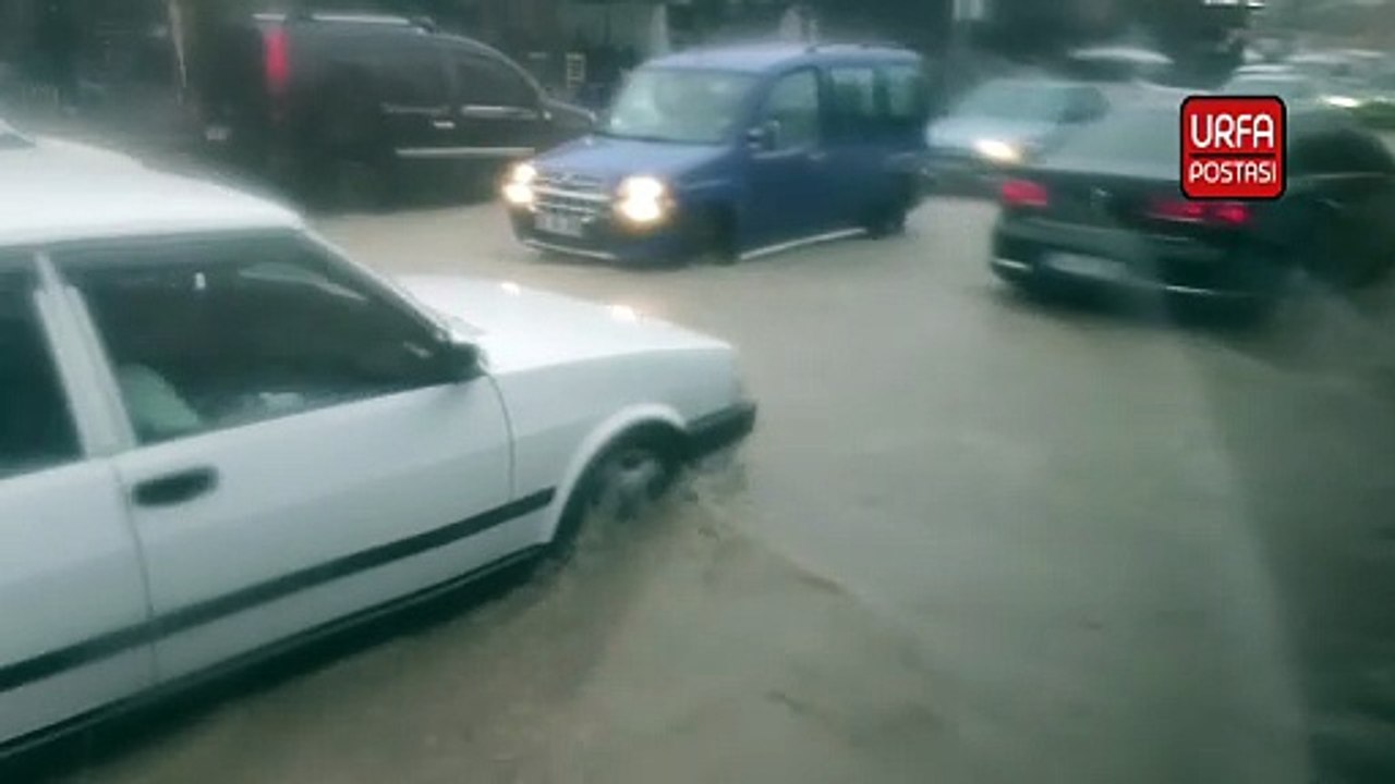 Şanlıurfa'da sağanak yağış hayatı olumsuz etkiliyor