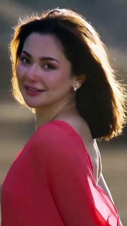 Dimple_Queen-Hania_Aamir_saree_wala_look_🔥_#pakistaniactress_#haniaamir_#foryou_#viral_#beauty_