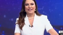 Ece Üner, haber bültenini İspanyolca kapattı.