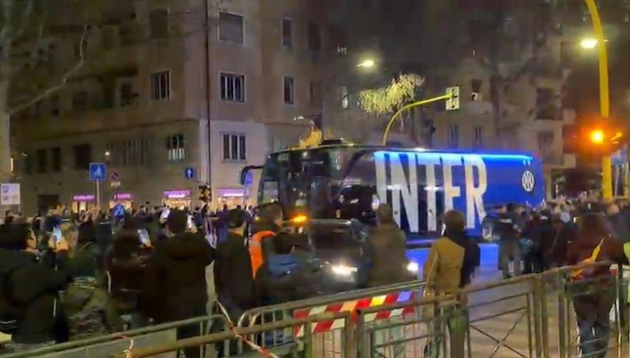 VIDEO FCIN1908 / Fiorentina-Inter, l'arrivo del pullman nerazzurro al Franchi