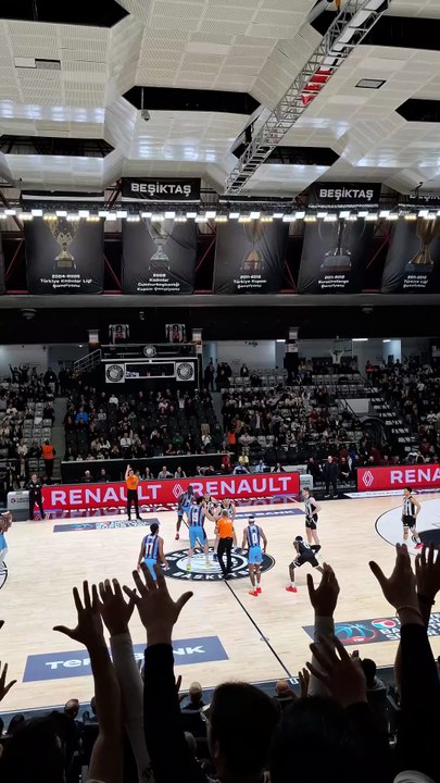 Ooo şşş 1 2 3 - Beşiktaş Gain v Trabzonspor - Türkiye Sigorta Basketbol Süper Ligi 23. Hafta